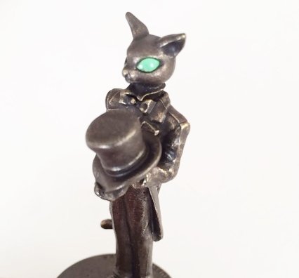 Amazon.co.jp: ジブリ美術館限定 バロン小物入れ メタルフィギュア 耳